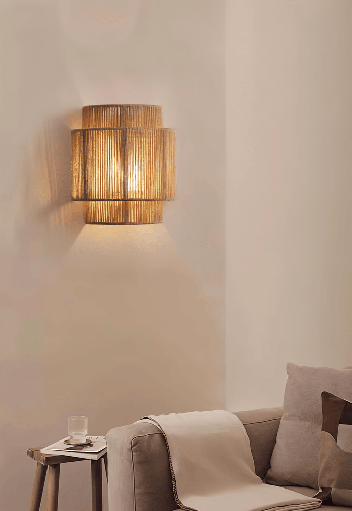 Lampă de perete din ratan cu abajur din sfoară de cânepă - lumină naturală și farmec autentic