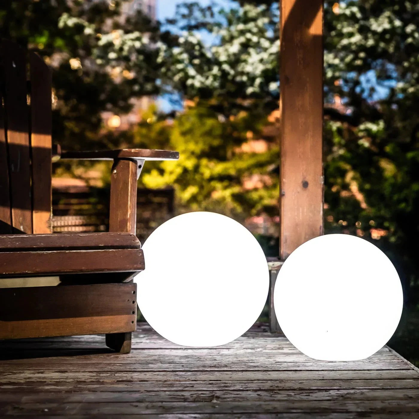 Trådlös Utomhus Spherical Lampa – Elegant och Nomad Belysning