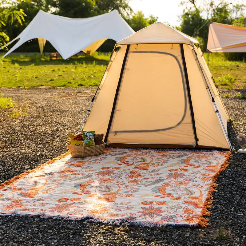 Bohémská deka s květinovým vzorem a třásněmi