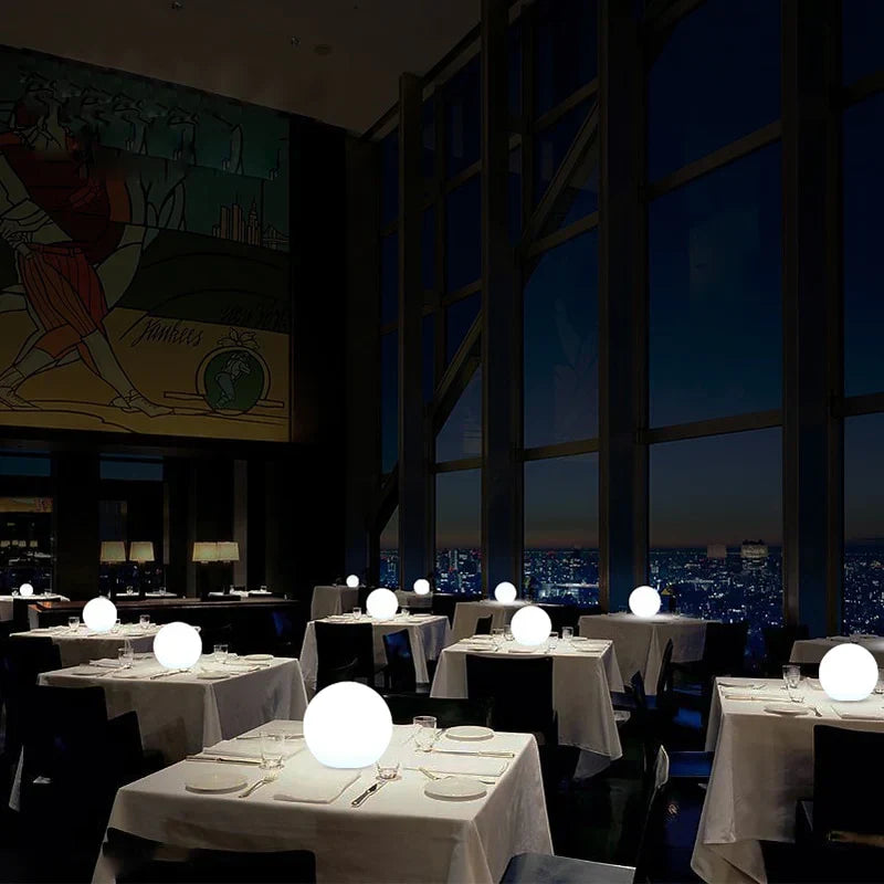 Trådlös Utomhus Spherical Lampa – Elegant och Nomad Belysning