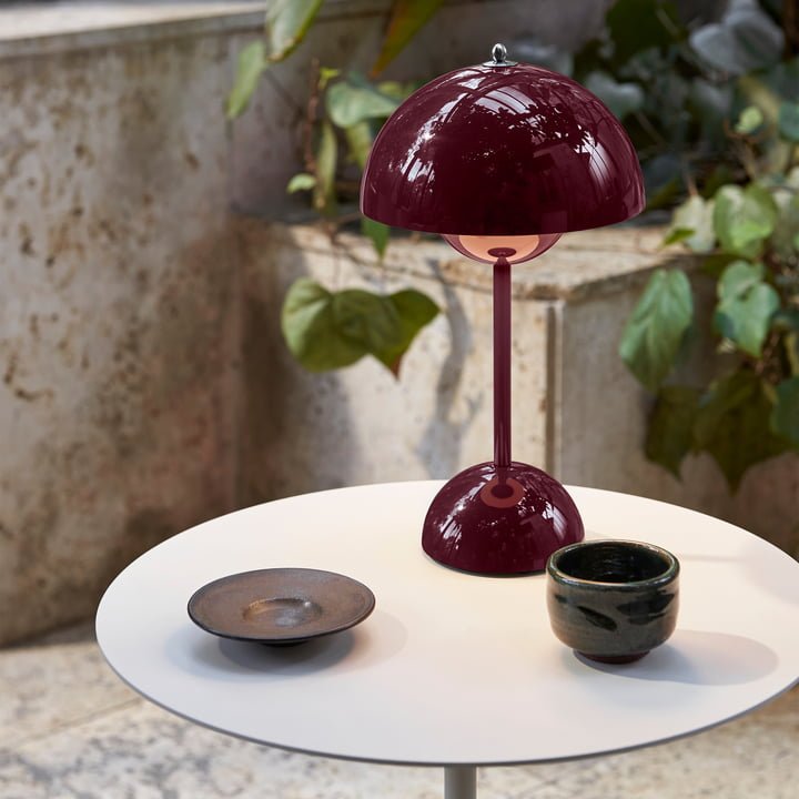 Stolní LED lampa – moderní jednoduchost a funkčnost