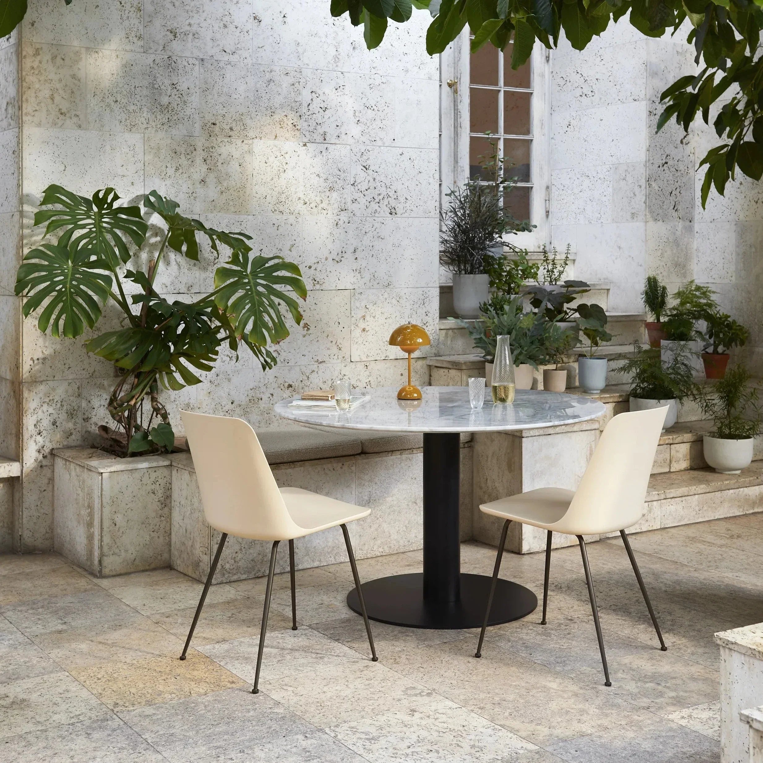 Stolní LED lampa – moderní jednoduchost a funkčnost