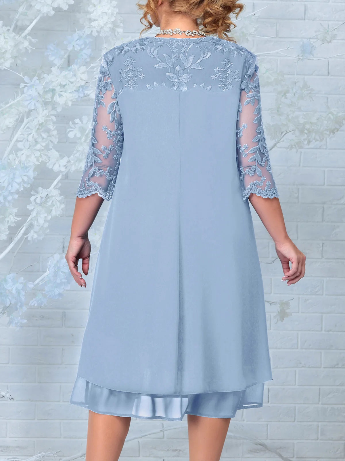 Elodie | Elegant Plus Size Dress – Carefully Embroidered and Enhanced Silhouette