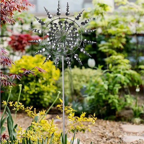 Éolienne Sculpturale Extérieure – Beauté Naturelle Et Dynamique