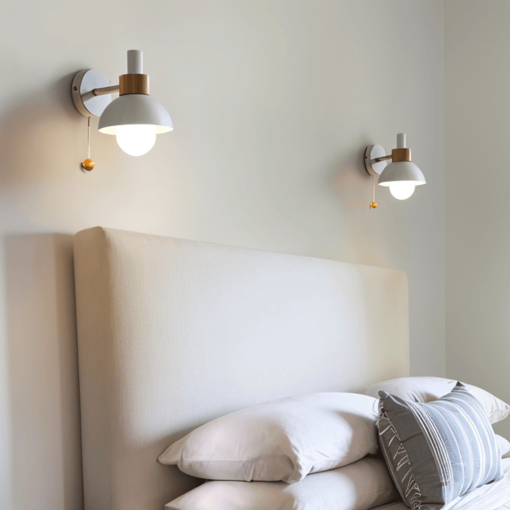 Pastellfarget vegglampe med trekkbryter - myk belysning og moderne stil