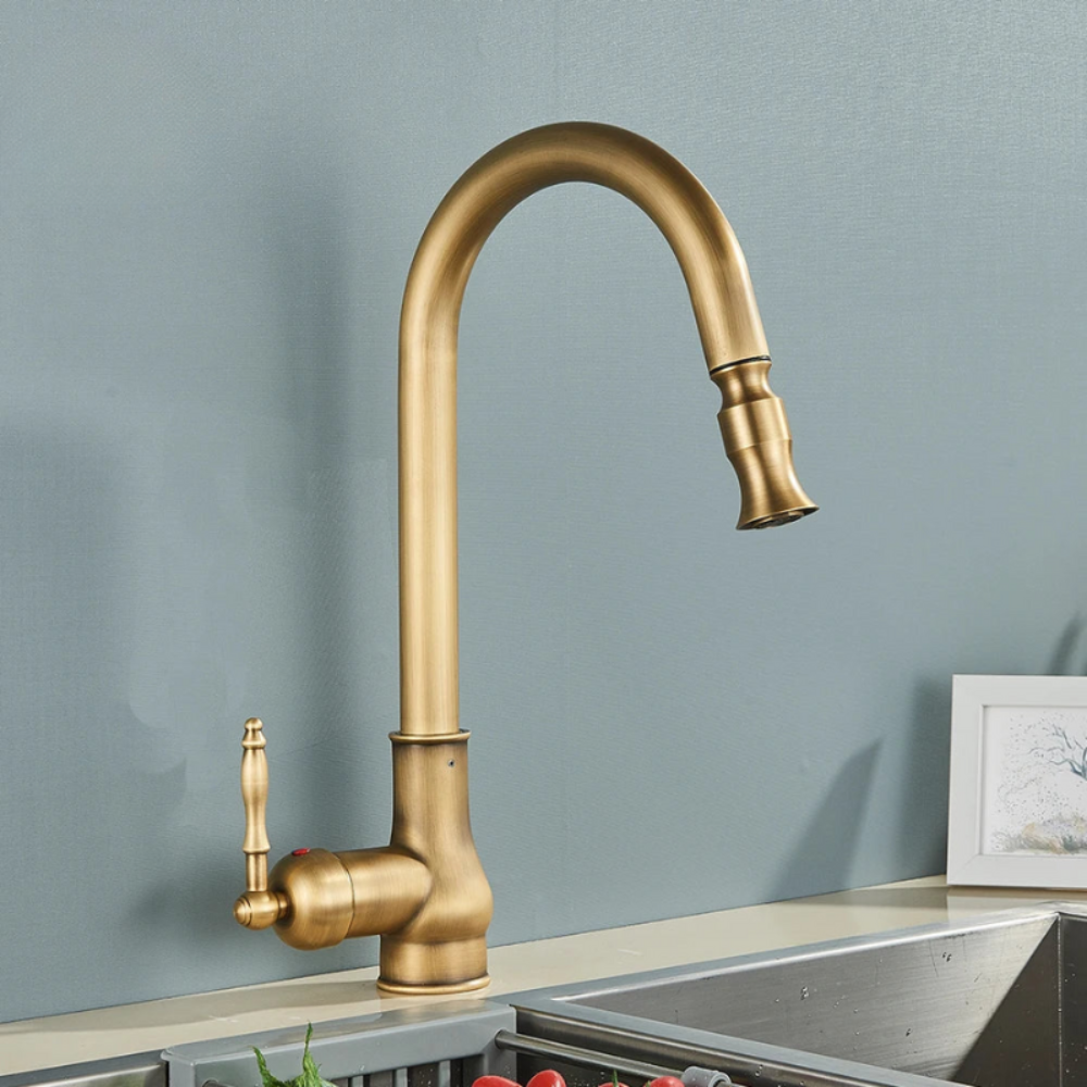 Vintage Kitchen Faucet – Classic Elegance and Authentic Finish 