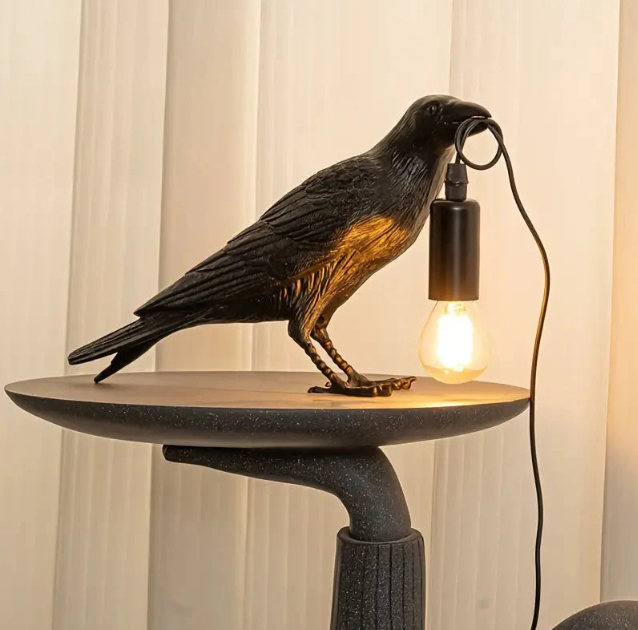 Dekoratívna lampa — Havran pre tajomnú atmosféru 