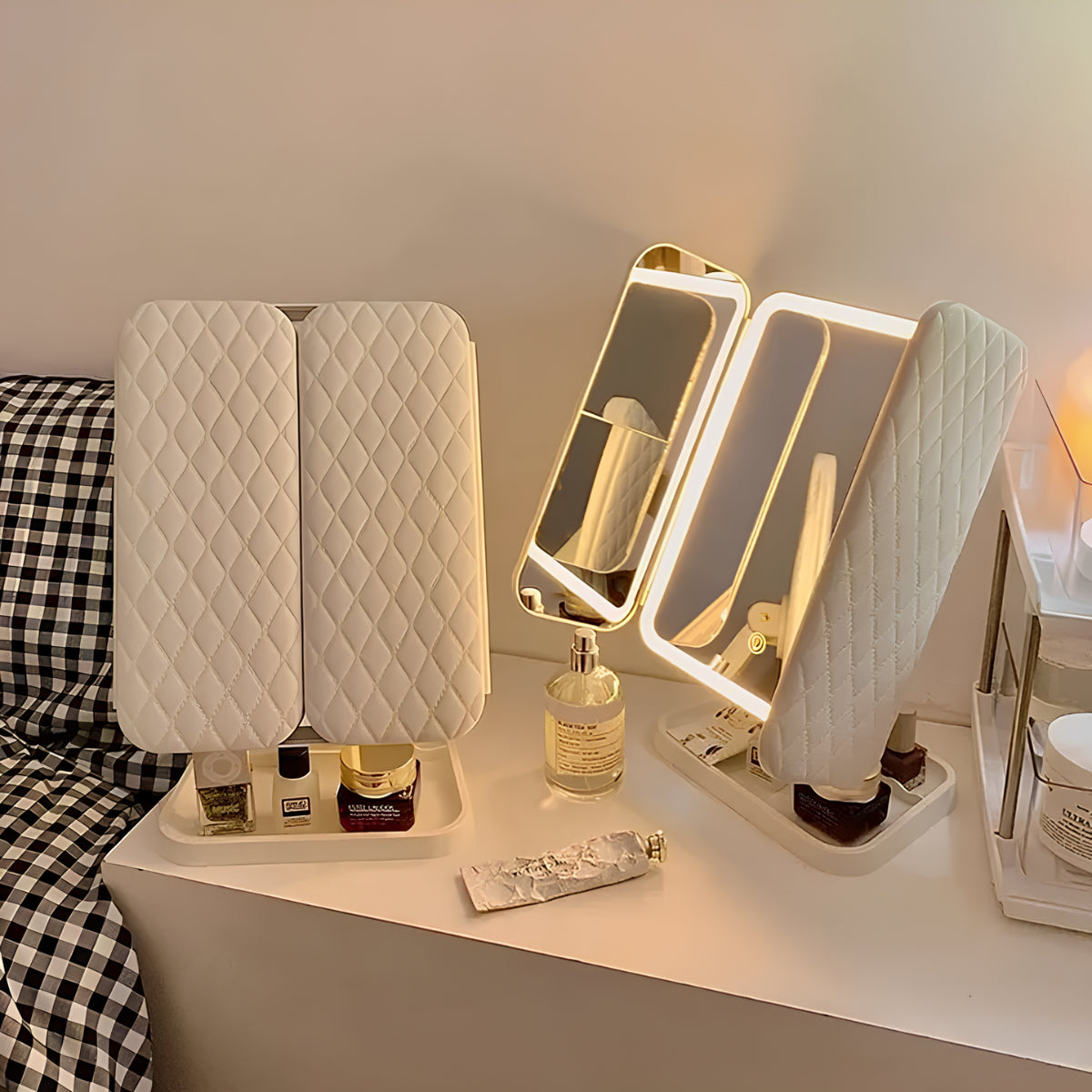 Intelligens Tükör — LED Világítás és Modern Kijelző 