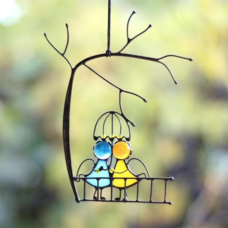 Decorațiune Suspendată – Reflecții Luminoase și Elegante 