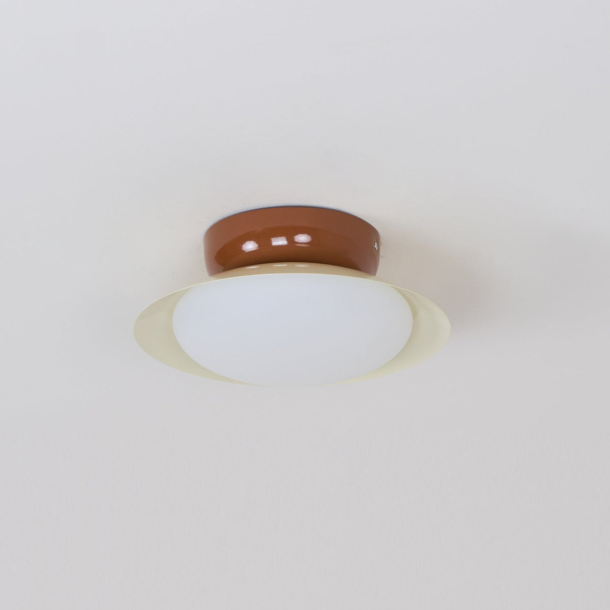 Okrągła lampa sufitowa LED - naturalny blask i dyskretna elegancja