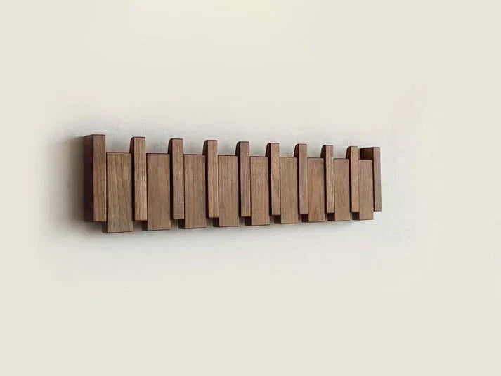 Klesstativ Veggdesign – Original og Elegant Piano Stil 