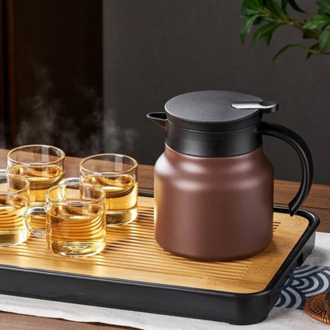 Ceainic izoterm cu infuzor integrat și strat ceramic – Arome păstrate și eleganță modernă 