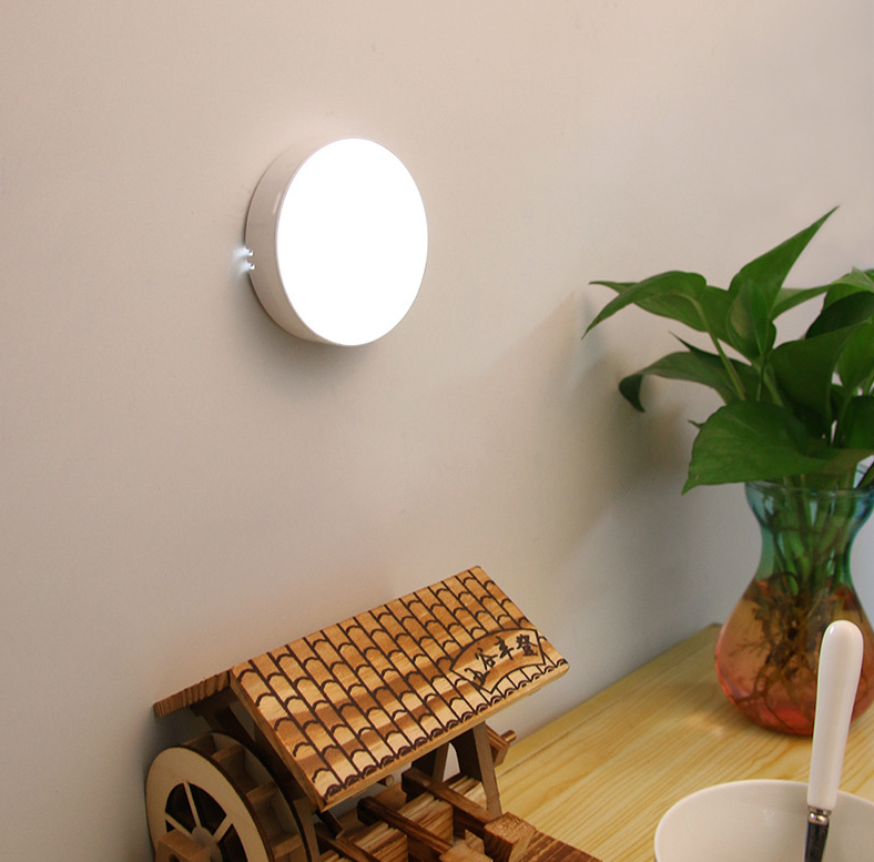 Svietidlo na detekciu pohybu - kompaktný dizajn a vysoká citlivosť