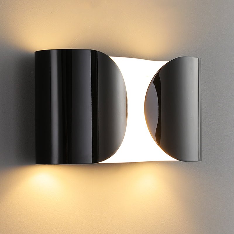 LED Vegglampe — Moderne Belysning med Dobbel Stråle 
