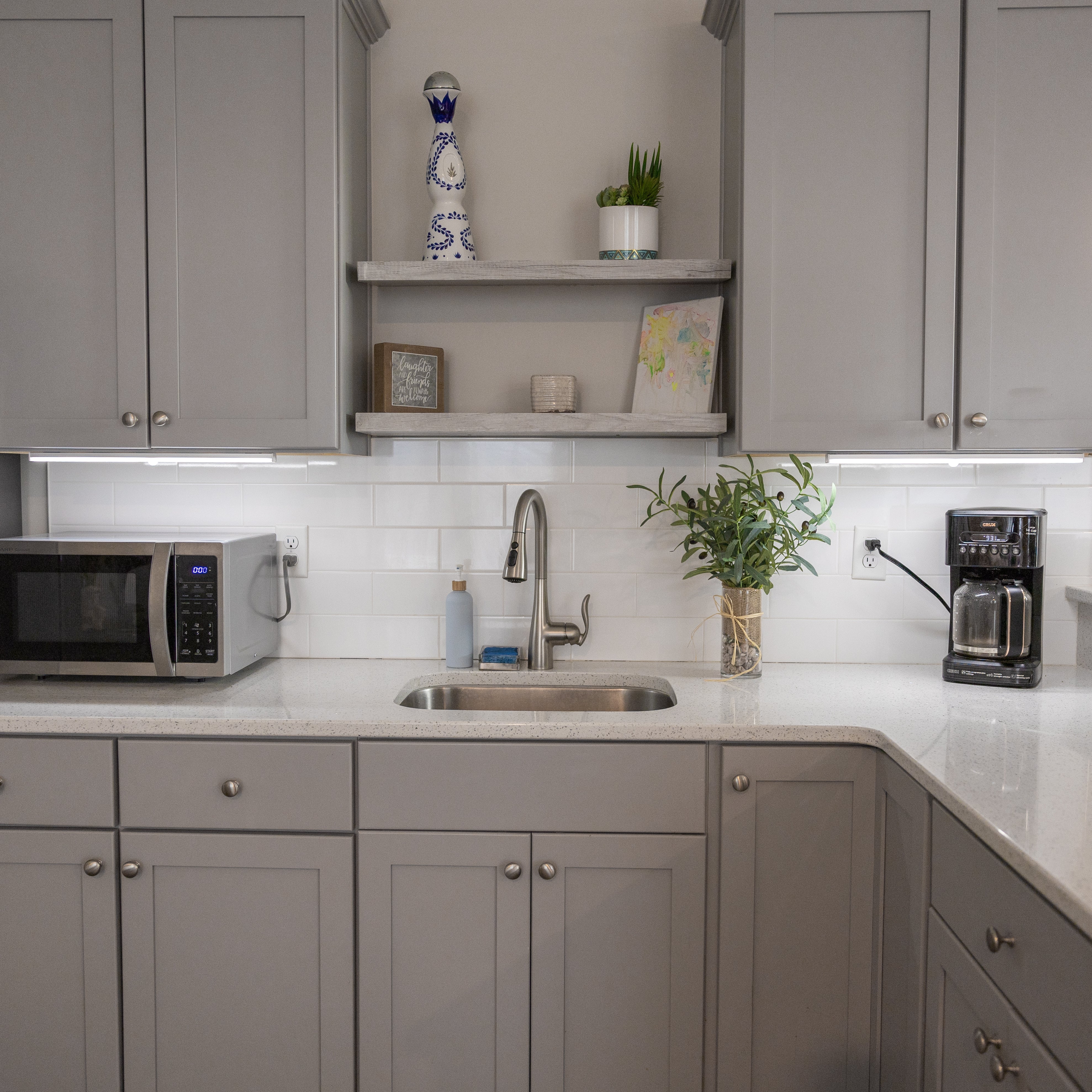 LED Sáv a Bútor Alá – Vezeték Nélküli Világítás és Könnyű Telepítés 