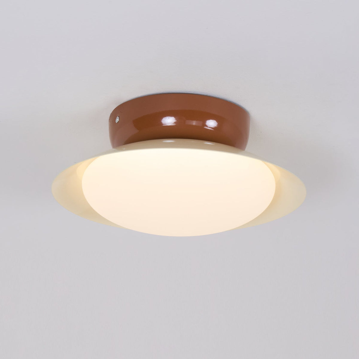 Okrągła lampa sufitowa LED - naturalny blask i dyskretna elegancja