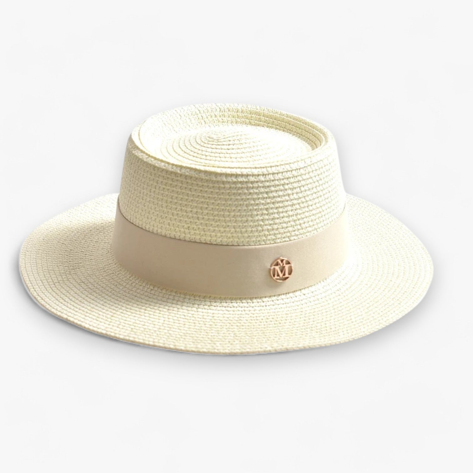 Klobúk s klobúkom z trávy – Retro elegancia a slnečná ochrana 